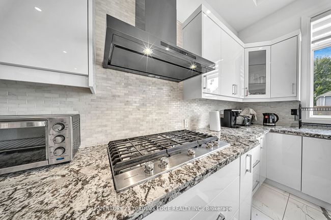 736 Hillview Cres, House other with 7 bedrooms, 5 bathrooms and 4 parking in Pickering ON | Image 12