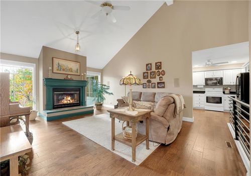 662 Grandview Ln, Linn Creek, MO, 65052-2531 | Card Image