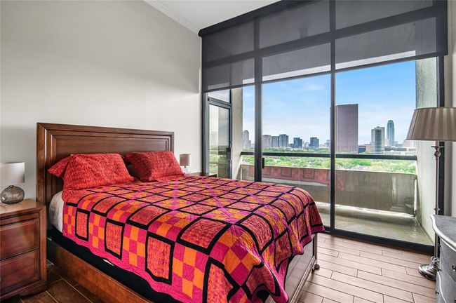 UNIT-1206 - 1111 Bering Dr, Condo with 2 bedrooms, 2 bathrooms and 2 parking in Houston TX | Image 35