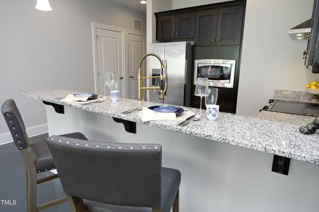 10Kitchen | Image 8