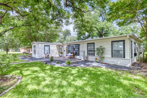 840 Cherry St, Uvalde, TX, 78801-4402 | Card Image
