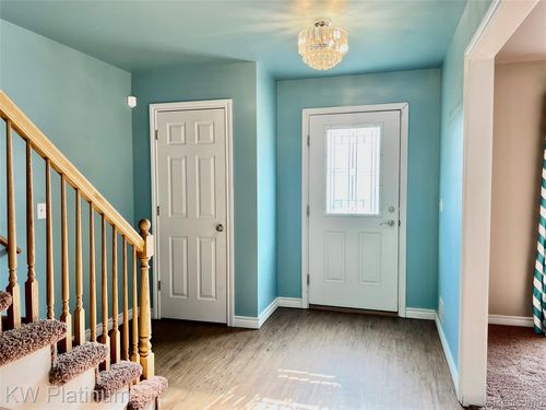 2703 16th Ave, Port Huron, MI, 48060-2717 | Card Image