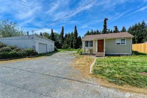 325 N Hawthorne St, Burlington, WA, 98233-1608 | Card Image