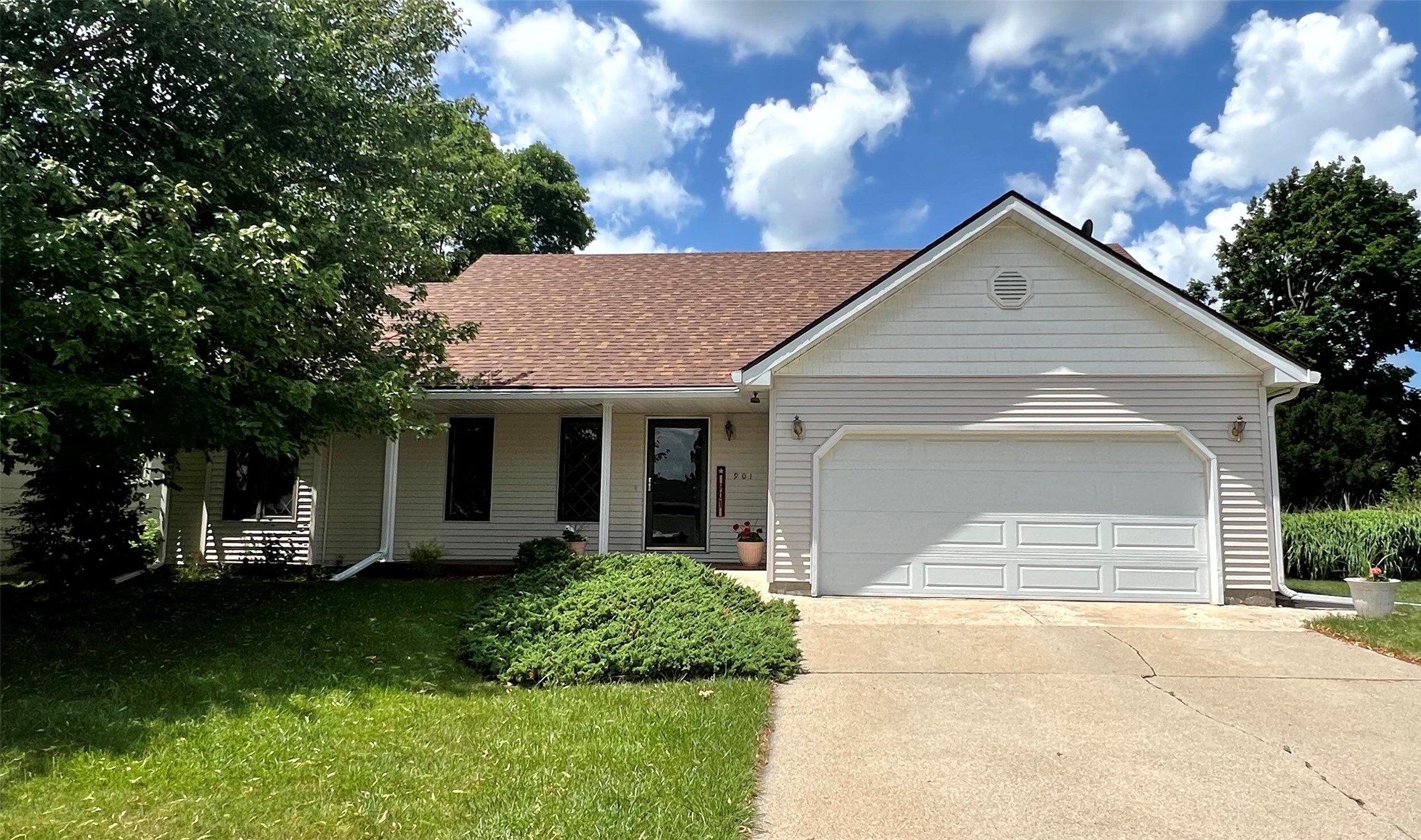 18th St, Newton, IA 50208