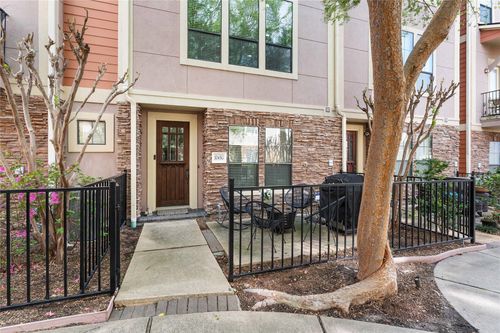 g-1045 W 22nd Street, Houston, TX, 77008 | Card Image