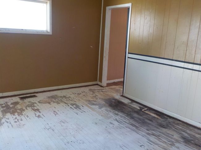 1405 5 Th St, House other with 2 bedrooms, 1 bathrooms and null parking in Bedford IN | Image 5