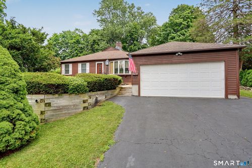 10 Paulina Pl, Trumbull, CT, 06611-2922 | Card Image