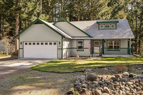 18210 Park Ln Se, Yelm, WA, 98597-9037 | Card Image