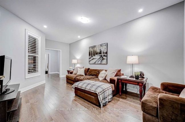 7 Via Romano Blvd, House attached with 5 bedrooms, 5 bathrooms and 4 parking in Vaughan ON | Image 9