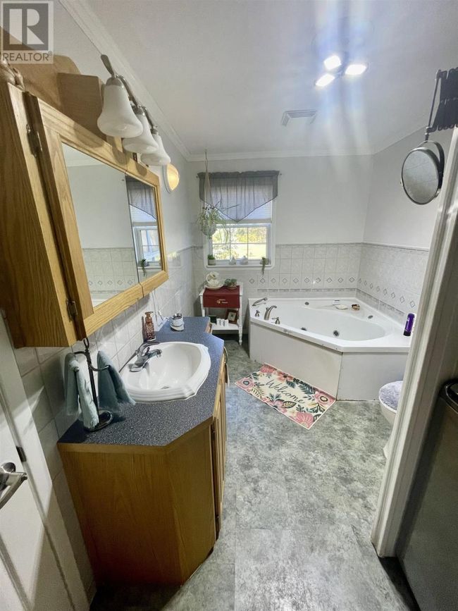 11334 Rte 14, House other with 5 bedrooms, 2 bathrooms and null parking in Miminegash PE | Image 14
