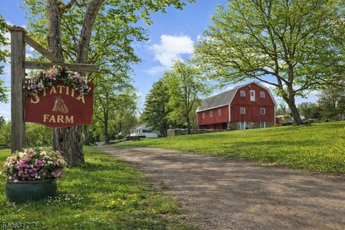 152 Warsaw Rd, FRENCHTOWN, NJ, 08825-4031 | Card Image