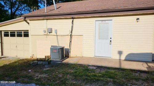 b-125 E Neosho St, Granby, MO, 64844-8435 | Card Image