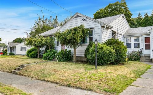 67 Fillmore St, Pawtucket, RI, 02860-4709 | Card Image