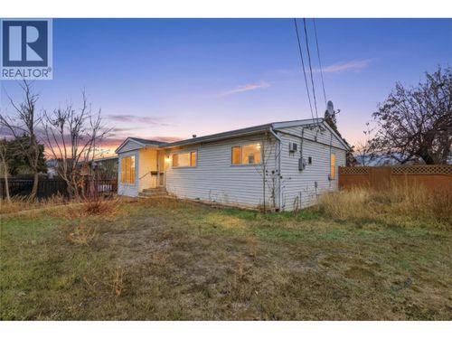 384 Mulberry Ave, Kamloops, BC, V2B2R1 | Card Image