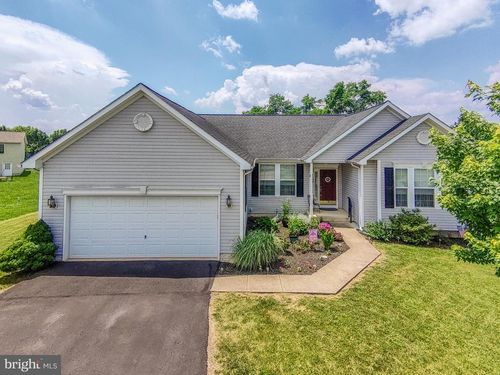 109 Pierce Arrow Way, MARTINSBURG, WV, 25401-4442 | Card Image