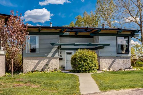 4-333 Braxton Pl Sw, Calgary, AB, T2W2E7 | Card Image