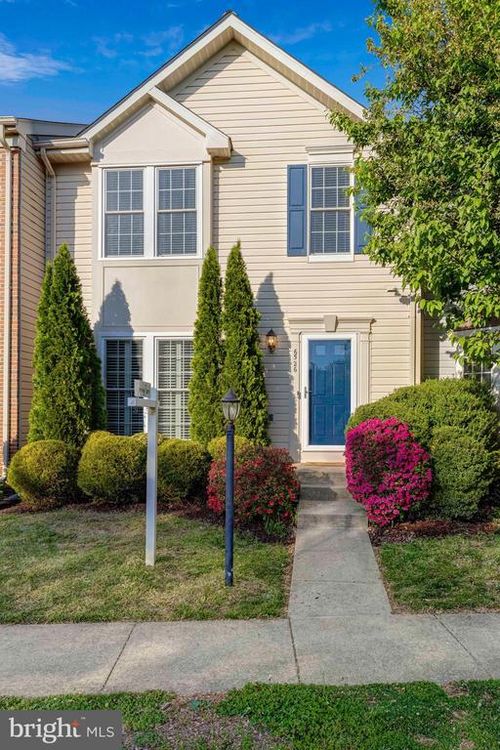 6526 Parish Glebe Ln, ALEXANDRIA, VA, 22315-5910 | Card Image