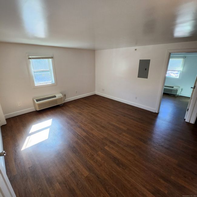 APT-13 - 5 Manila Ave, Home with 1 bedrooms, 1 bathrooms and 1 parking in Hamden CT | Image 4