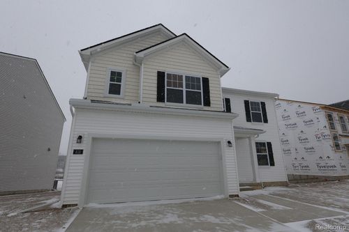 418 Hidden Riv W, Holly, MI, 48442-2036 | Card Image