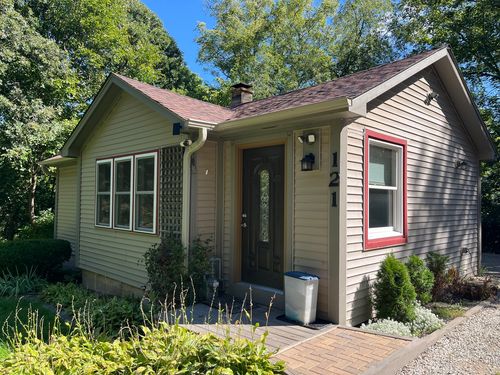 121 Woody Way, Oakwood Hills, IL, 60013-1134 | Card Image