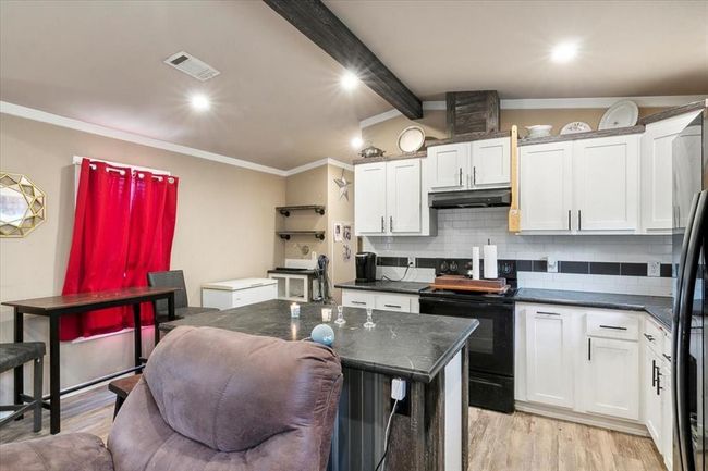 13271 Mustang Trl, House other with 2 bedrooms, 1 bathrooms and null parking in Hamshire TX | Image 10