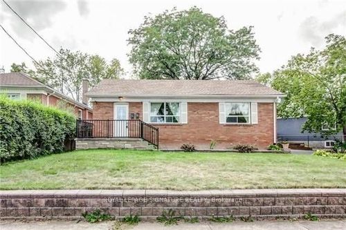 upper-1354 Augustine Dr, Burlington, ON, L7P2M8 | Card Image