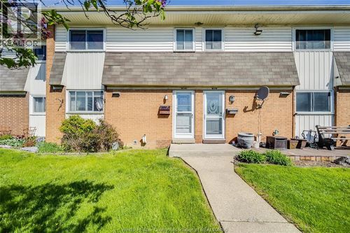 2693 Meadowbrook Lane, Windsor, ON, N8T2Y3 | Card Image