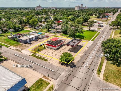 2021 E 4th Ave, Hutchinson, KS, 67501-1811 | Card Image