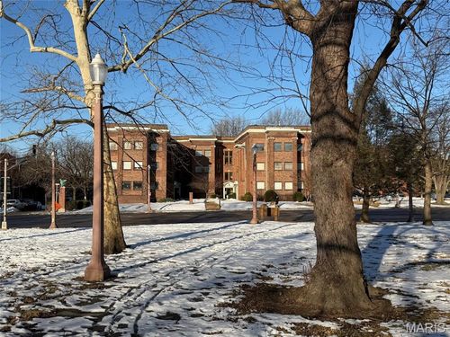 apt-304-2017 S Grand Blvd, Saint Louis, MO, 63104-1512 | Card Image