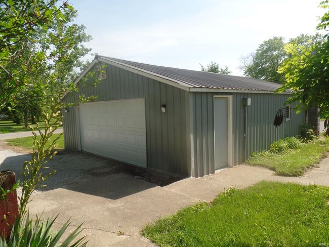 195 W Minella St, House other with 2 bedrooms, 1 bathrooms and null parking in Lyons IN | Image 19