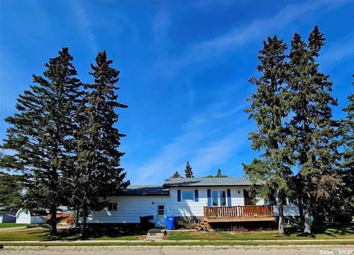 219 Carl Ave E, Langenburg, SK, S0A2A0 | Card Image