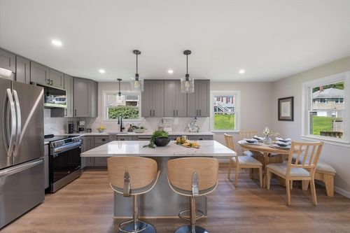 79 Humes Ave, Worcester, MA, 01605-1609 | Card Image