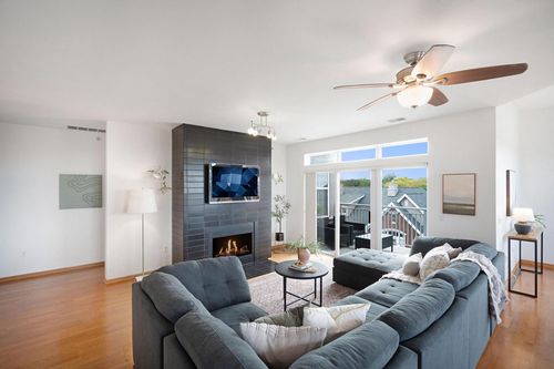 404-3862 S Lake Drive, Saint Francis, WI, 53235 | Card Image