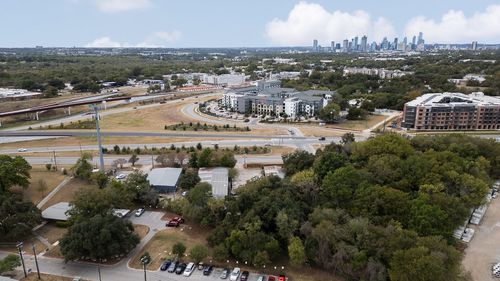 729 Airport Blvd, Austin, TX, 78702-4103 | Card Image