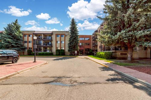 143-1480 Southview Drive Se, Medicine Hat, AB, T1B3Z3 | Card Image