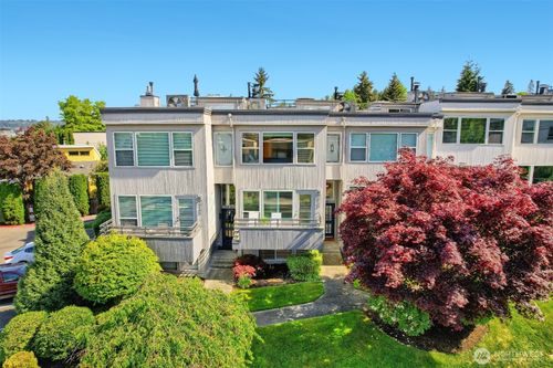 10108 Ne 63rd St, Kirkland, WA, 98033-6820 | Card Image
