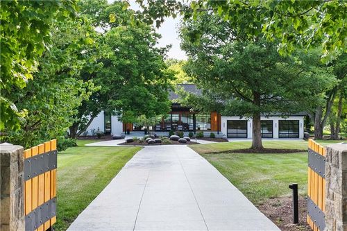 14420 Mission Rd, Leawood, KS, 66224-9733 | Card Image