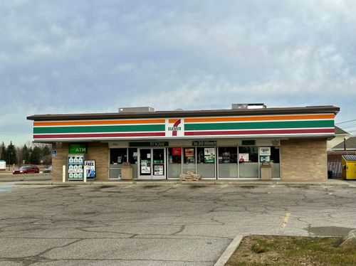 13805 Plumbrook Rd, Sterling Heights, MI, 48312-1725 | Card Image