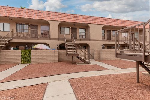 209-4300 N Lamont St, Las Vegas, NV, 89115-2430 | Card Image