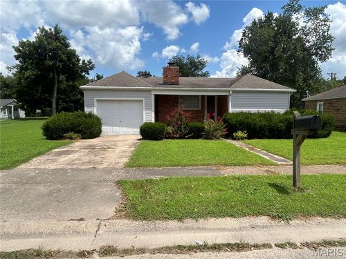 943 Grand Ave, Caruthersville, MO, 63830-1762 | Card Image
