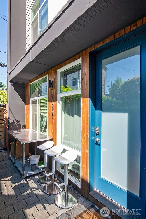 1017 Ne 55th St, Seattle, WA, 98105-3507 | Card Image
