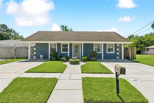 708 W Solidell St, Chalmette, LA, 70043-2911 | Card Image