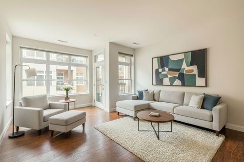 1925 N Water St, Milwaukee, WI, 53202-1583 | Card Image