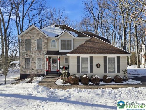 161 Escoll Dr, East Stroudsburg, PA, 18301-9364 | Card Image