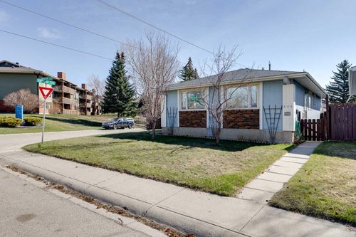 226 Huntington Close Ne, Calgary, AB, T2K5B4 | Card Image