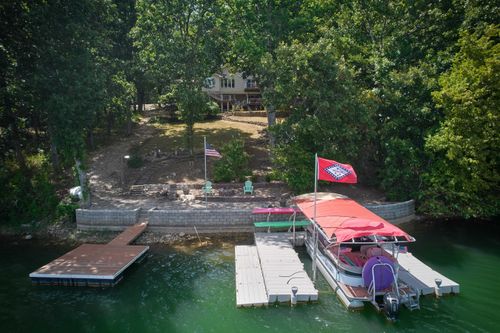 117 W Lakeshore Dr, Cherokee Village, AR, 72529-5337 | Card Image