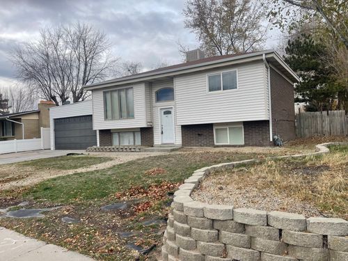 9822 S Darin Dr, Sandy, UT, 84070-3829 | Card Image