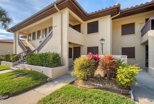 27-5231 Lake Village Dr, SARASOTA, FL, 34235-2045 | Card Image