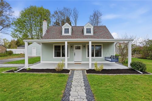 8 Emery Rd, Warren, RI, 02885-1529 | Card Image