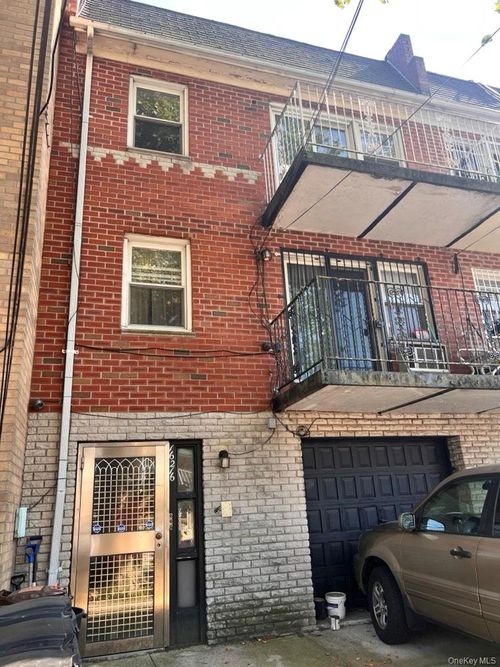 16216 65th Ave, Fresh Meadows, NY, 11365-1813 | Card Image